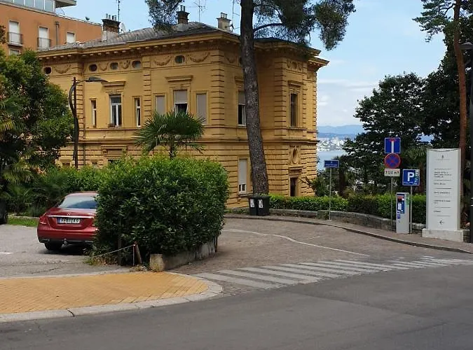 Sea Promenade - Center Apartment *