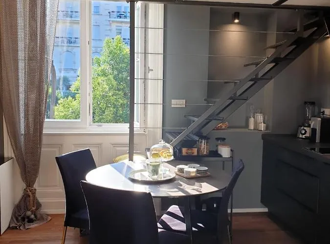 Sea Promenade - Center Apartment *